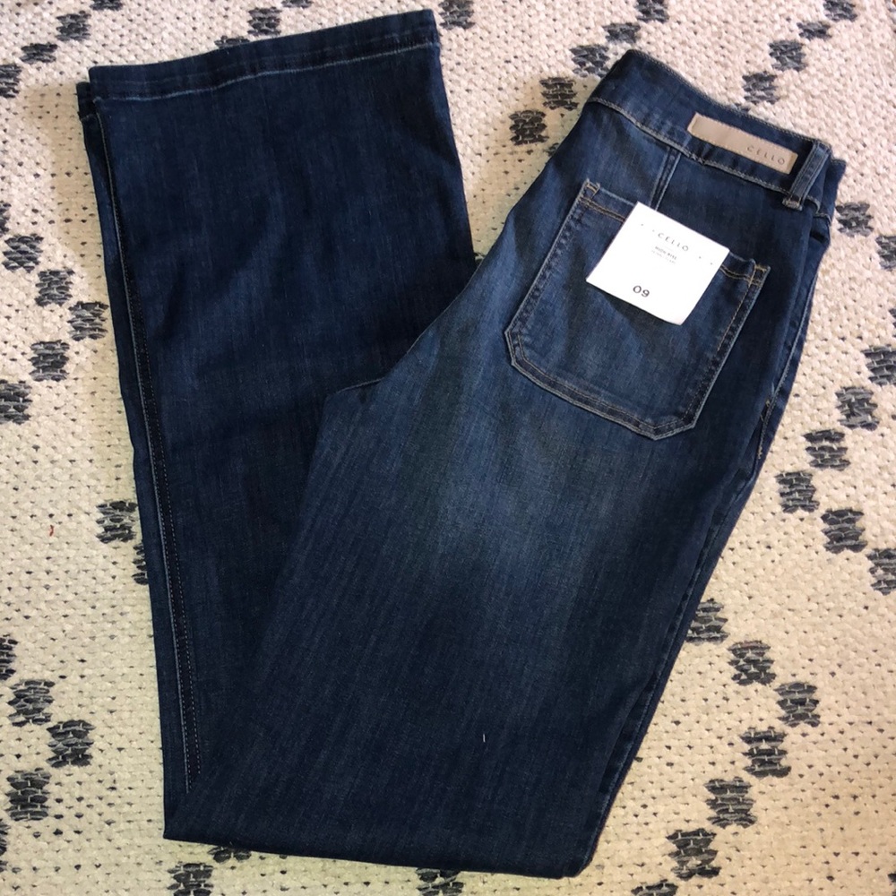 Fashion Nova | Brand New Flare Jeans